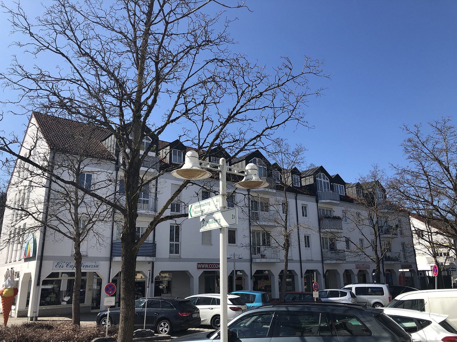 Ottobrunn-Rathausstrasse